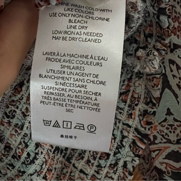 Anthropologie Womens Floral Print Ruffle Blouse. Size medium. - Picture 9 of 10